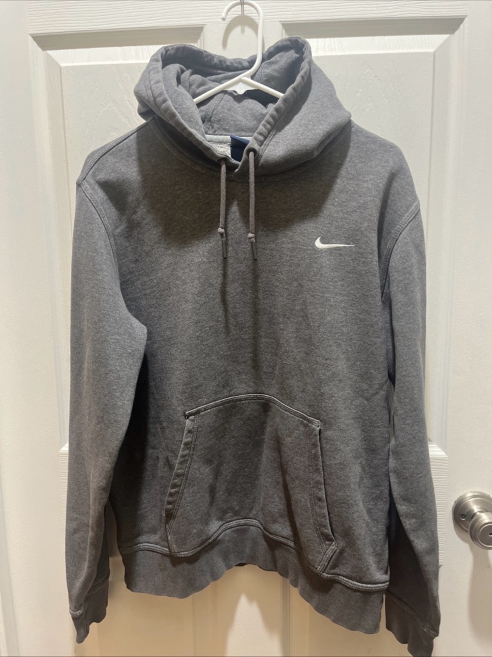 Nike Sportswear Club Fleece Men's Size L Pullover Hoodie - Gray  (Large) Callout